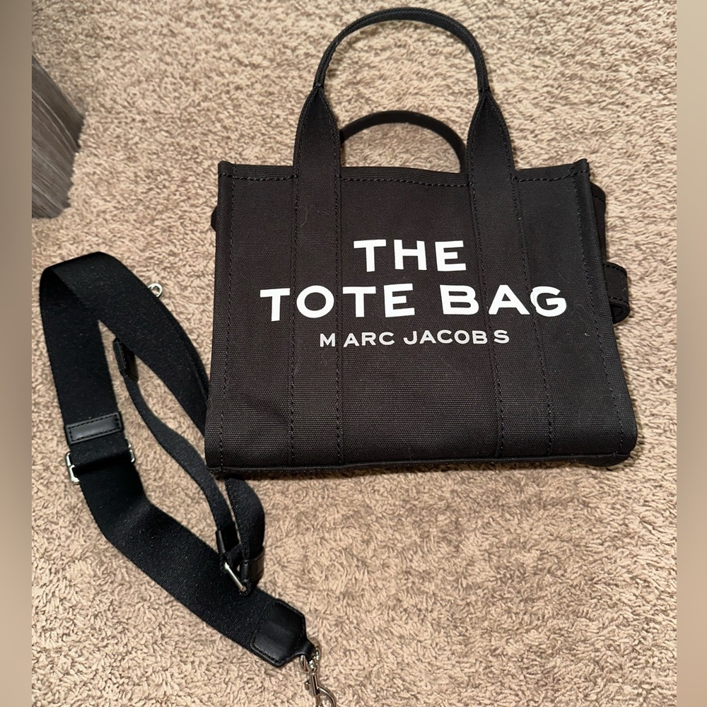 Marc Jacobs- The Tote Bag
